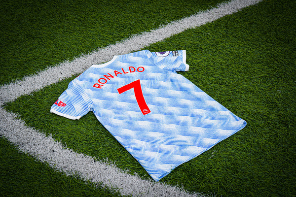 Jersey Manchester United Cristiano Ronaldo Visitante Temporada 2021-22 (Talla M)